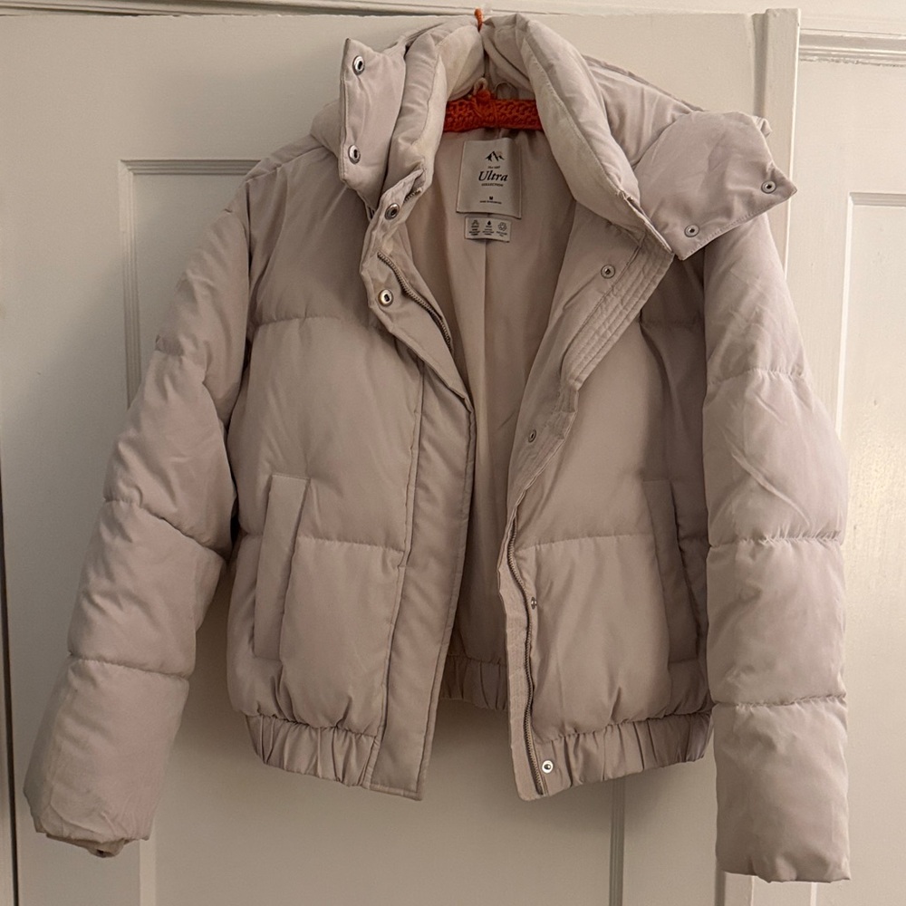 Abercrombie & Fitch Women's Puffer Jacket in Cream